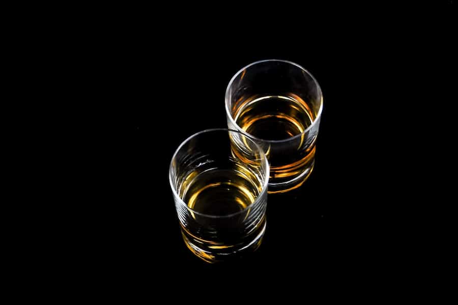 An image of two glasses of alcoholic drinks